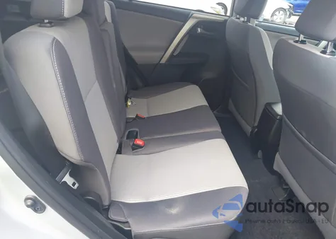 2015 Toyota Rav4 Xle z USA, uszkodzony, nr VIN 2T3WFREV7FW182222